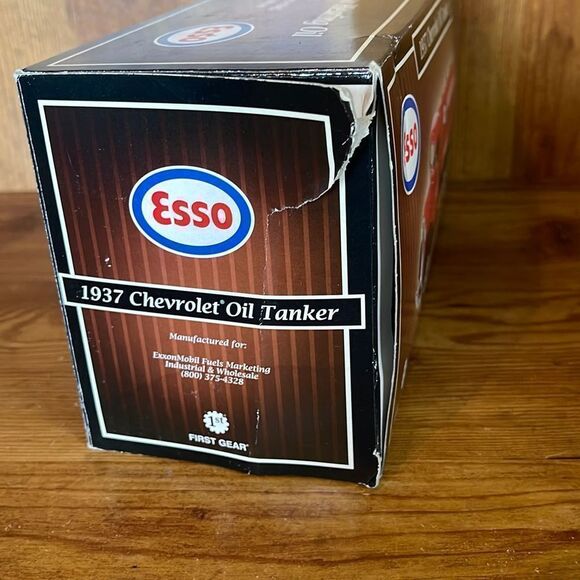 First Gear Diecast 1937 Chevrolet Oil Tanker Limited Edition 8.5” long - Picture 10 of 10